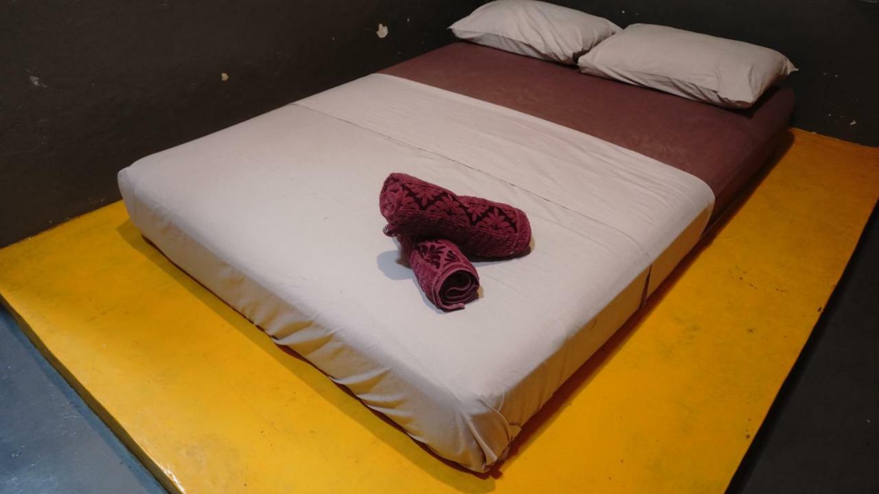 Abrakadabra! Artbnb Yogyakarta Eksteriør bilde